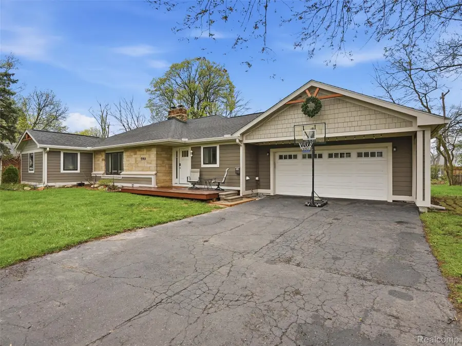 590 N Sheldon Road, Plymouth, MI 48170 - #2