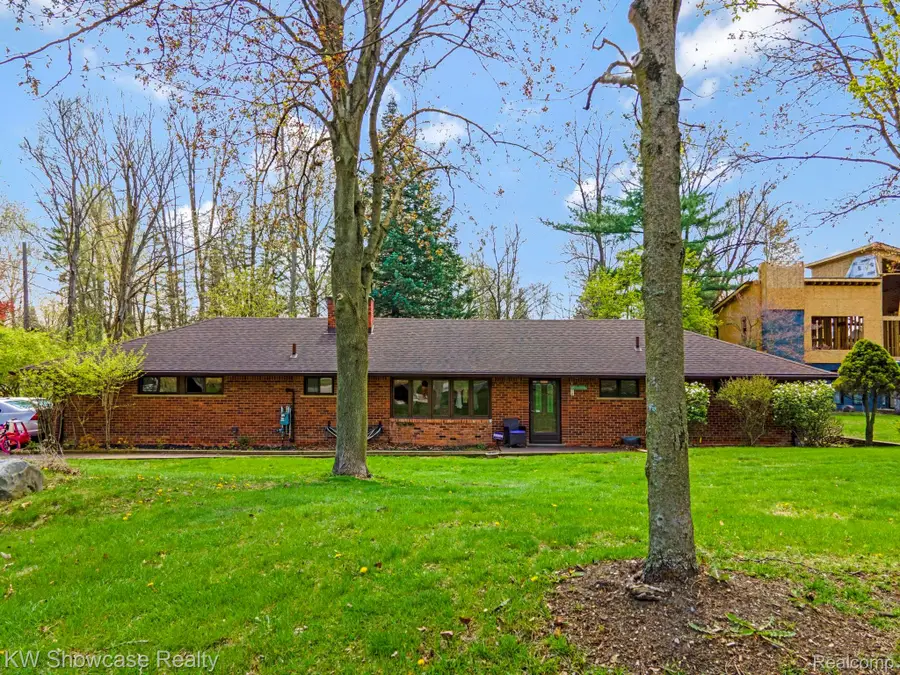 25665 Forestview Drive, Southfield, MI 48033 - #2