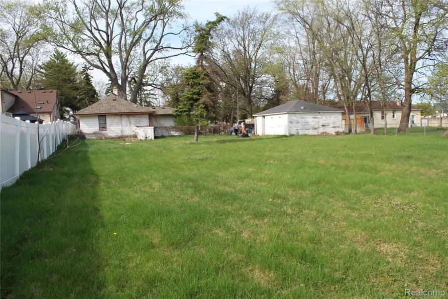 5610 Noll Street, Sterling Heights, MI 48310 - #2