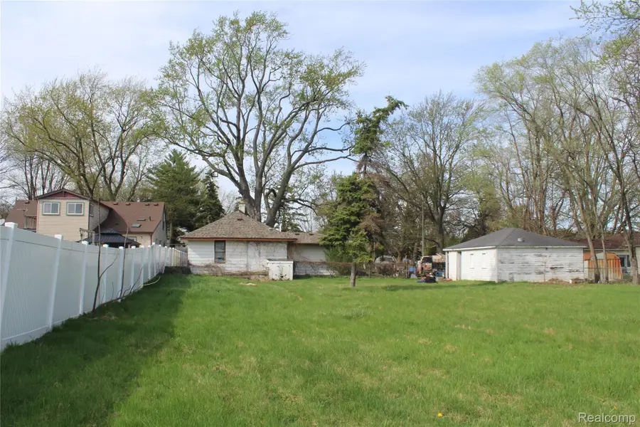 5610 Noll Street, Sterling Heights, MI 48310 - #3