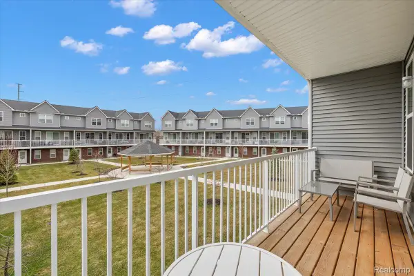 3927 Trailway Commons Circle, AuburnHills, MI 48326