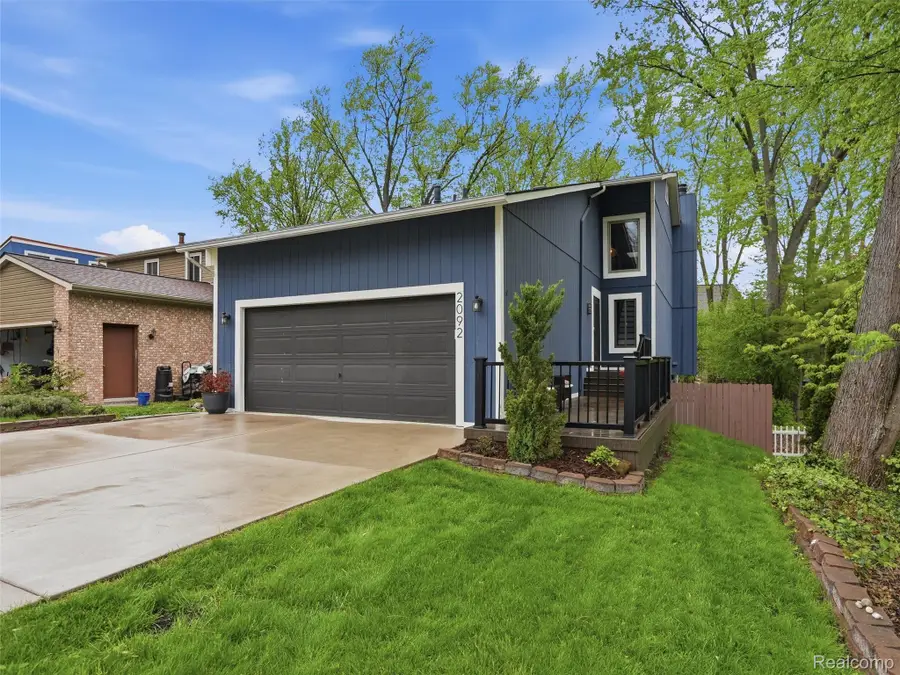 2092 Langham Drive, West Bloomfield, MI 48323 - #2