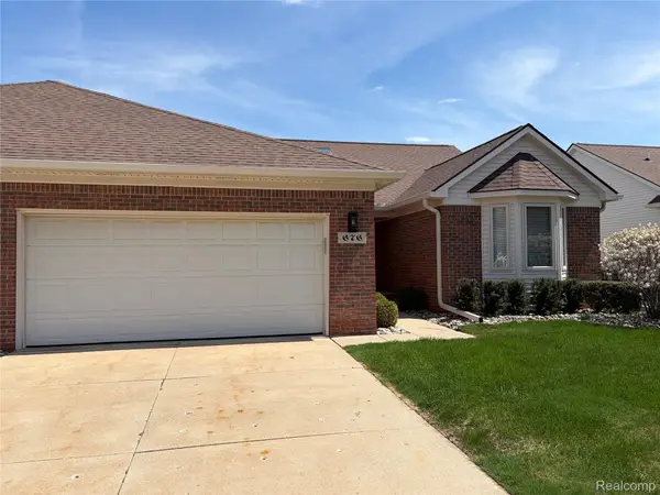676 Snowbird Circle W, StClair, MI 48079