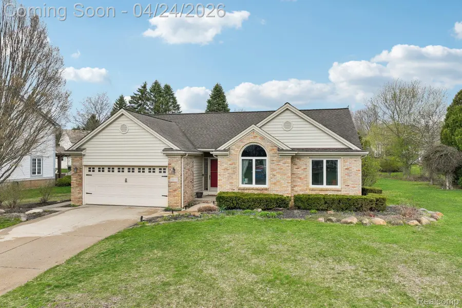 5819 Valley Drive, Clarkston, MI 48348 - #2