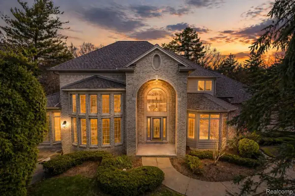6608 Enclave Drive, Clarkston, MI 48348