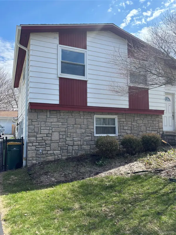 323 S 2nd Street, Brighton, MI 48116