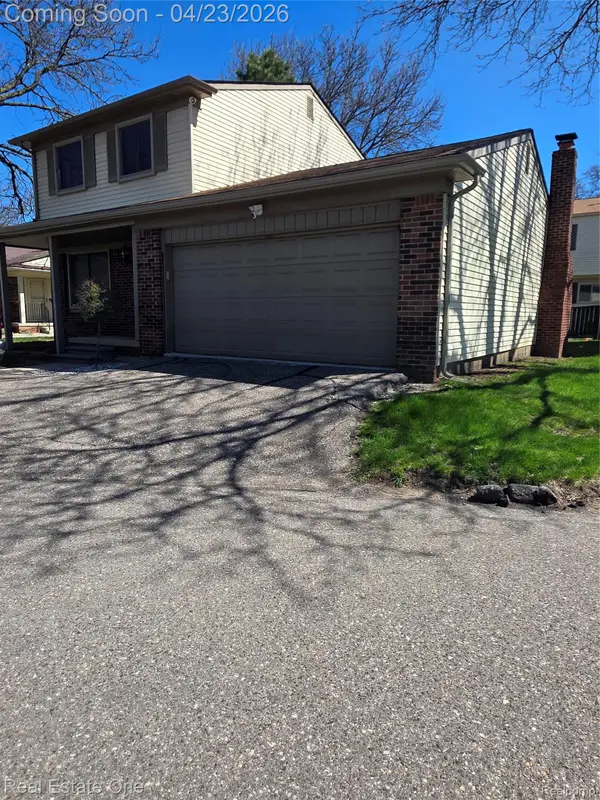 2898 Roundtree Drive, Troy, MI 48083