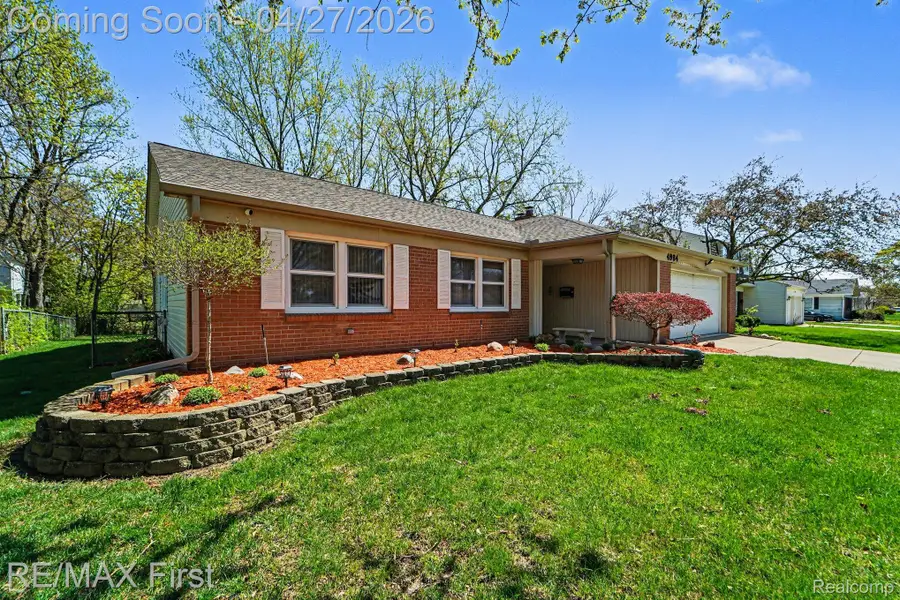 4984 Hyde Park Drive, Troy, MI 48085 - #3