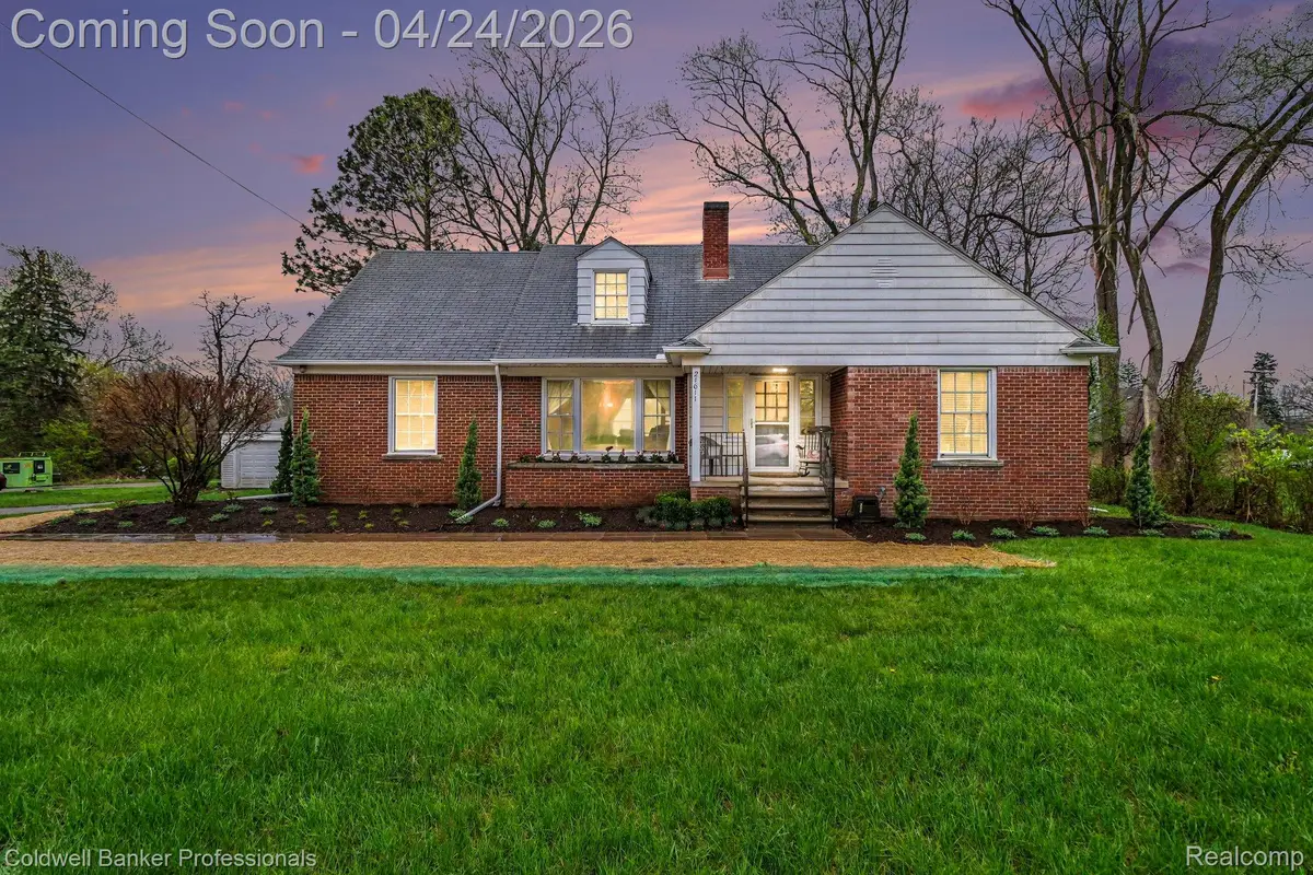 21611 W 10 Mile Road, Southfield, MI 48075 - #1