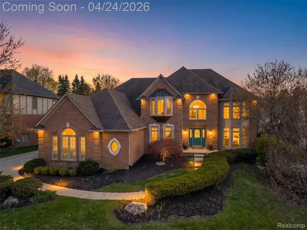 21874 Picadilly Circle, Novi, MI 48375