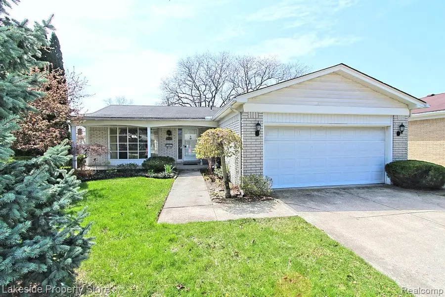 22512 Corteville Street, Saint Clair Shores, MI 48081 - #2