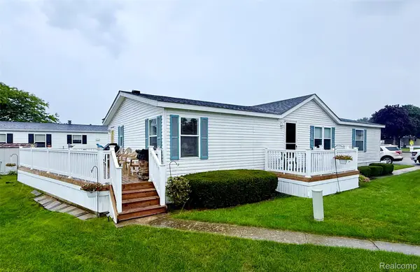 104 Shoreline Dr E, PortSanilac, MI 48469