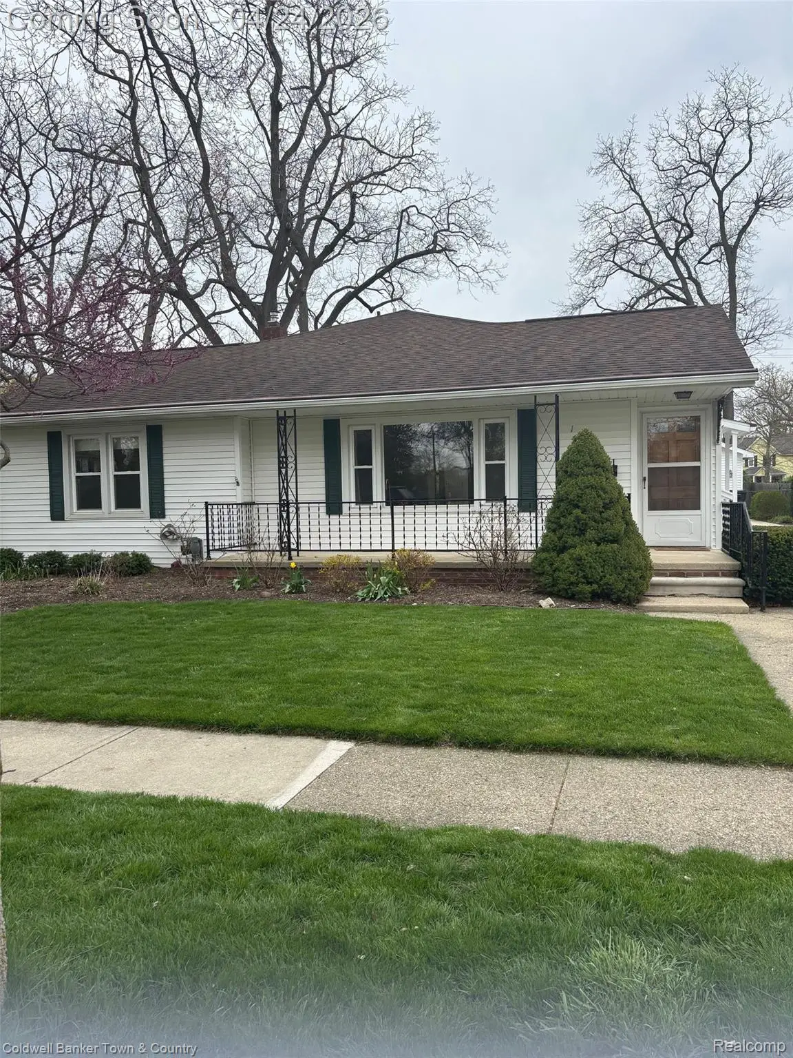 121 S Tompkins Street, Howell, MI 48843 - #1