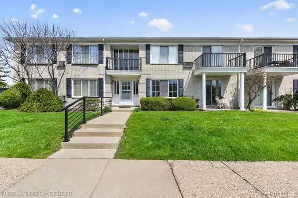 100 W Hickory Grove Road #E2, BloomfieldHills, MI 48304