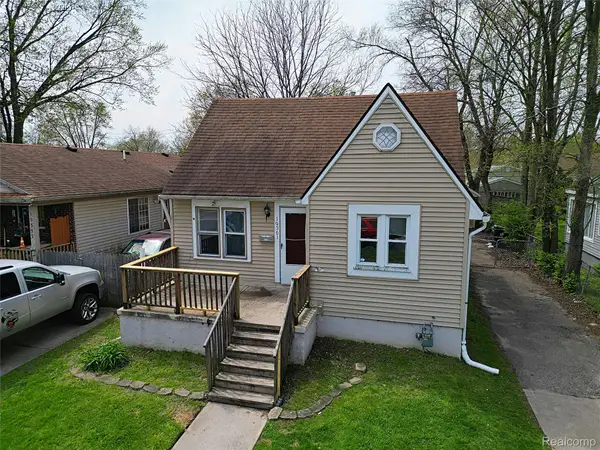 19361 Wakenden, Redford, MI 48240