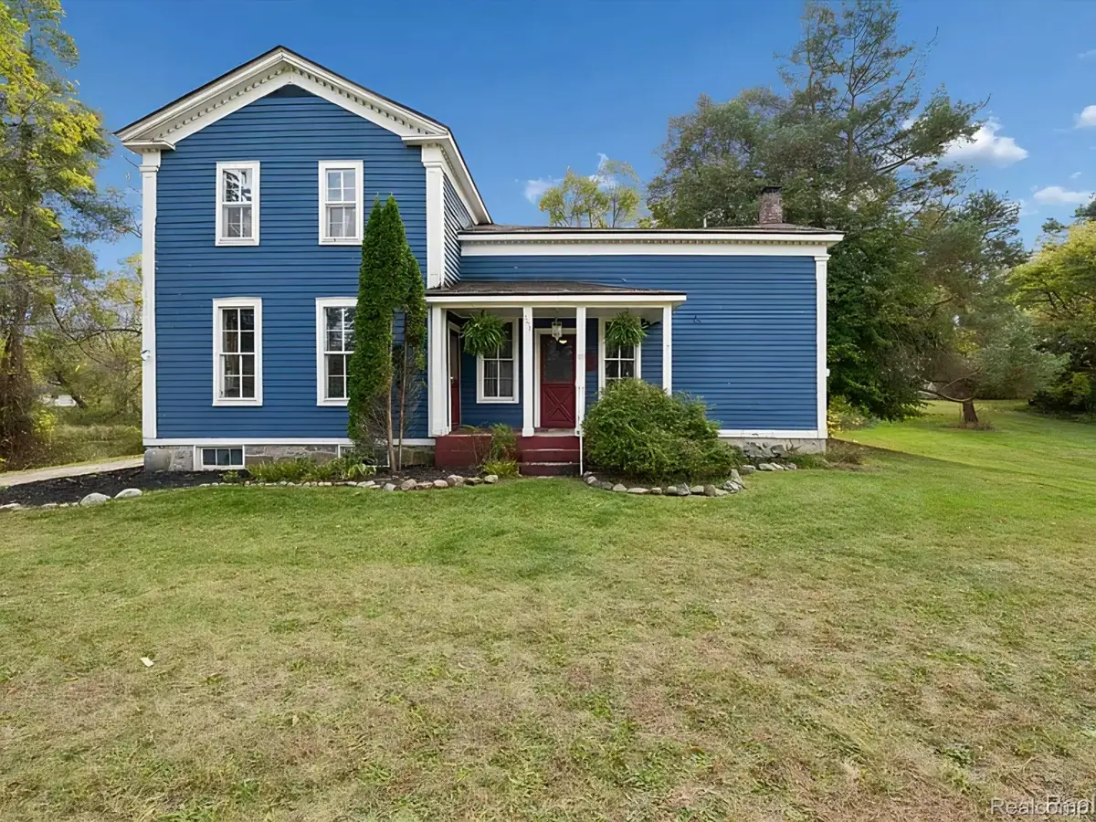 13278 9 Mile Road, South Lyon, MI 48178 - #1