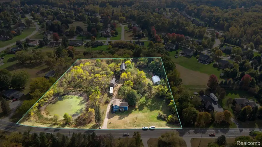 13278 9 Mile Road, South Lyon, MI 48178 - #3
