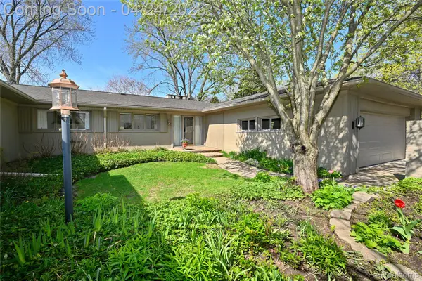 131 E Long Lake Road, BloomfieldHills, MI 48304