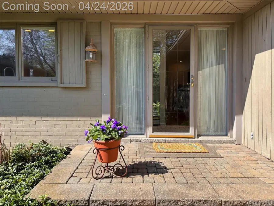 131 E Long Lake Road, Bloomfield Hills, MI 48304 - #3