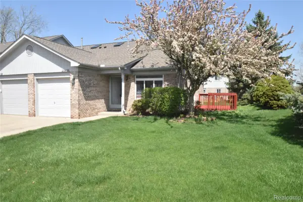 23436 Mahoney Court #182, Trenton, MI 48183