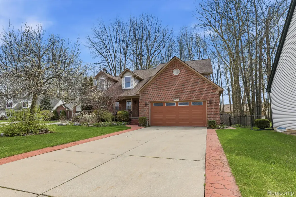 54638 Beacon Cove Circle, New Baltimore, MI 48047 - #1