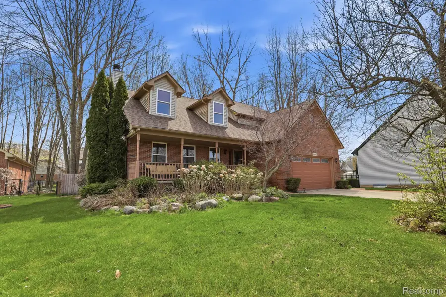 54638 Beacon Cove Circle, New Baltimore, MI 48047 - #2