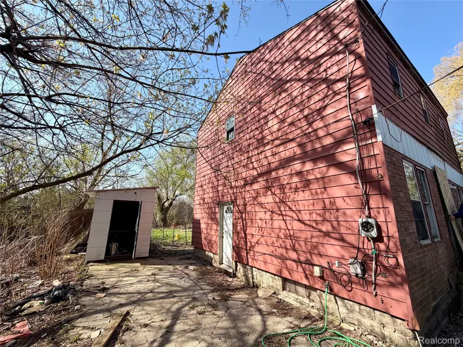 3233 W Home Avenue, Flint, MI 48504 - #3