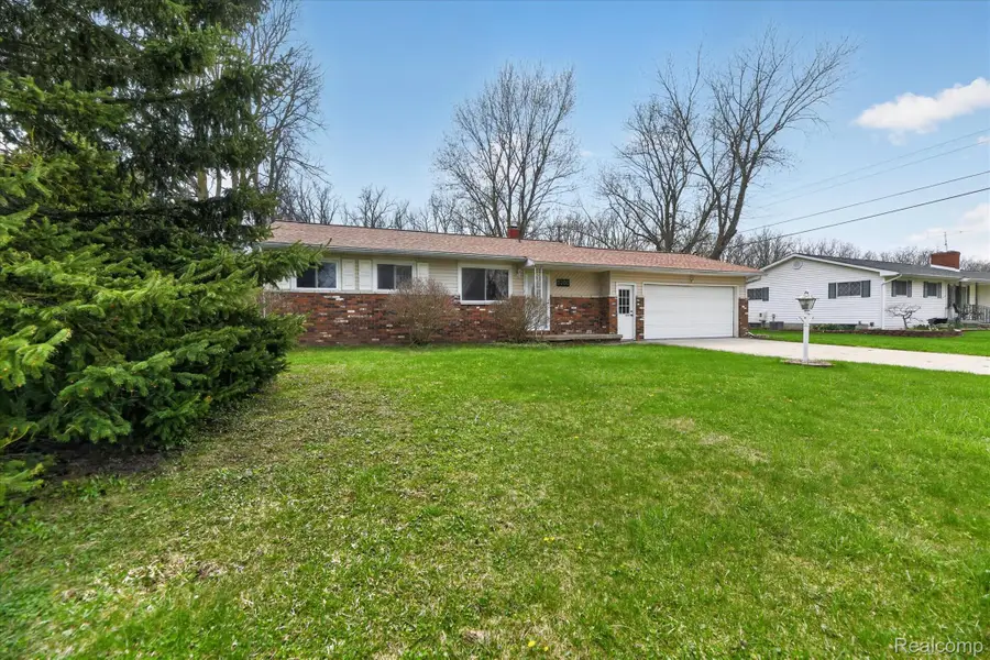 5300 Arnold Drive, Burton, MI 48509 - #2