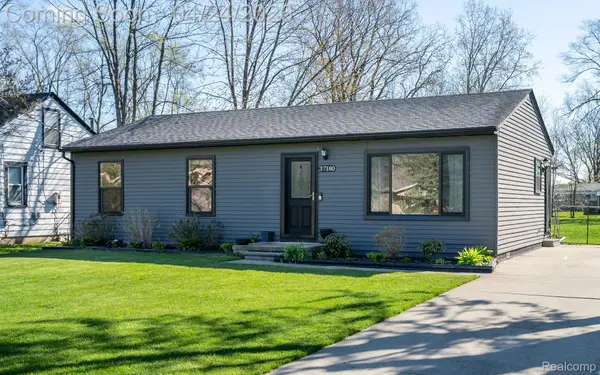 37180 Curwood Drive, SterlingHeights, MI 48310