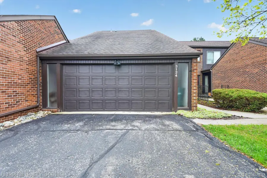 3124 Lindenwood Drive, Dearborn, MI 48120 - #3