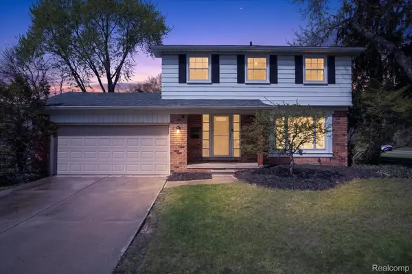 15251 Farmbrook Drive, Plymouth, MI 48170
