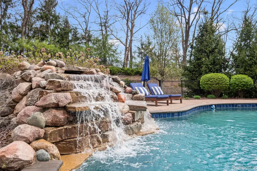 2482 Highland Drive, Superior, MI 48105 - #3