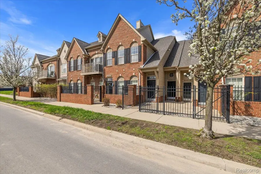 24009 Vance Avenue, Hazel Park, MI 48030 - #2
