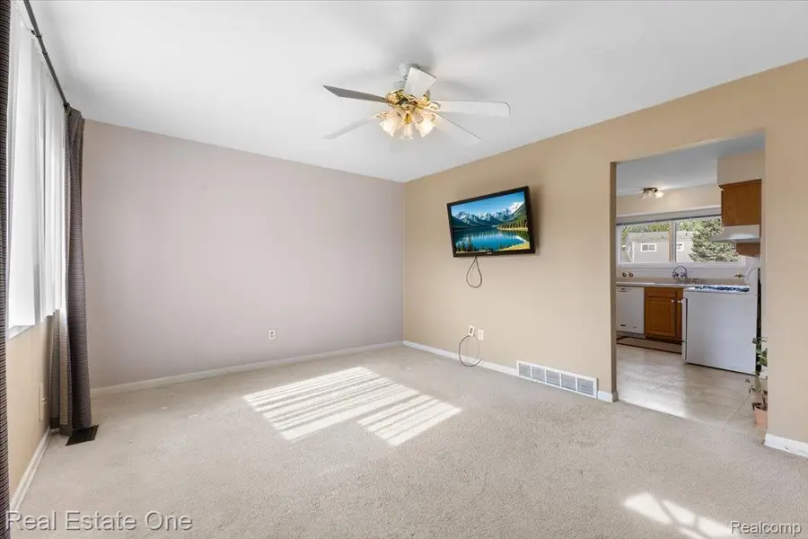 2607 Patrick Henry, Auburn Hills, MI 48326 - #3