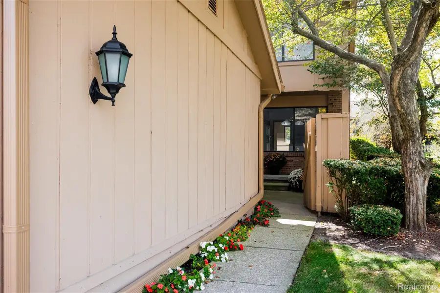 7118 Pebble Park Drive, West Bloomfield, MI 48322 - #2