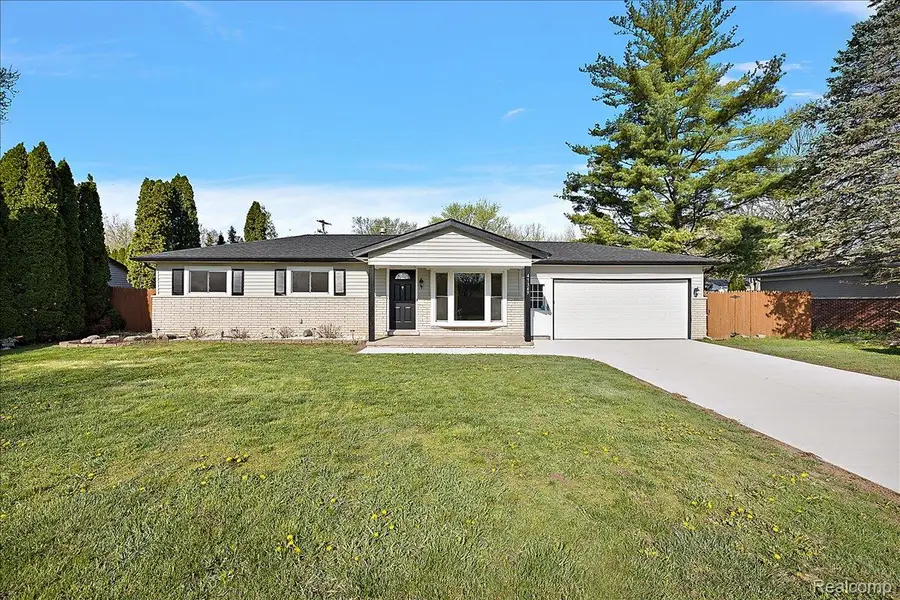 47349 Nita Drive, Utica, MI 48317 - #2