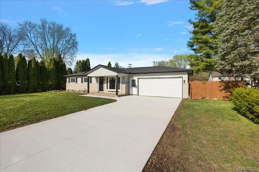 47349 Nita Drive, Utica, MI 48317 - #3