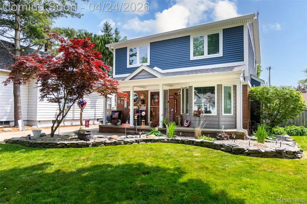 653 Chestnut Street, Wyandotte, MI 48192 - #1