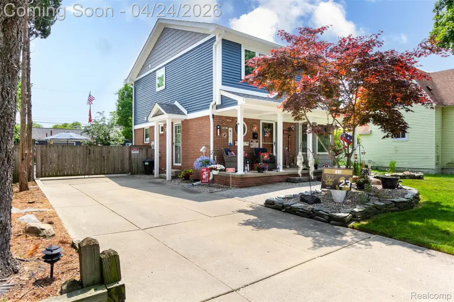 653 Chestnut Street, Wyandotte, MI 48192 - #2