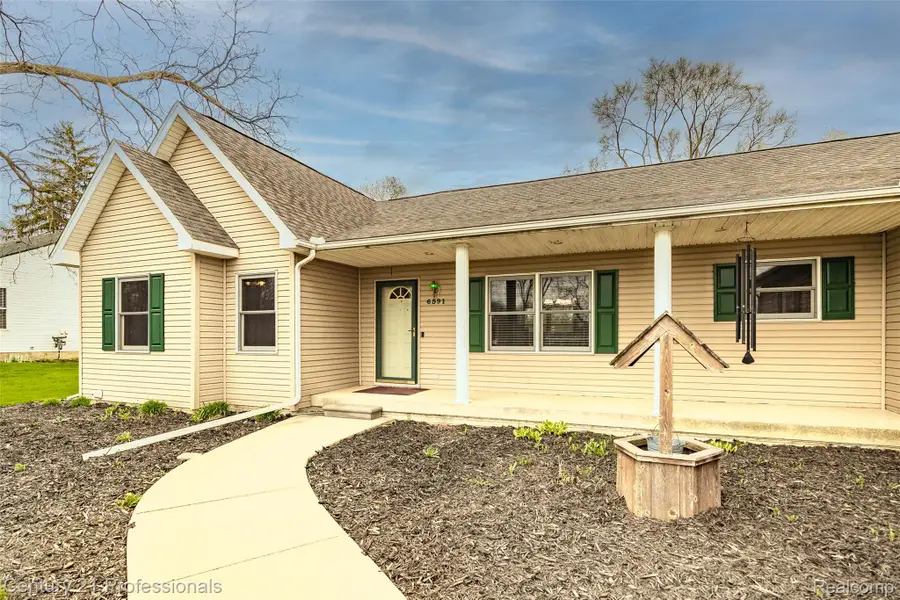 6591 Windiate Road, Waterford, MI 48329 - #2