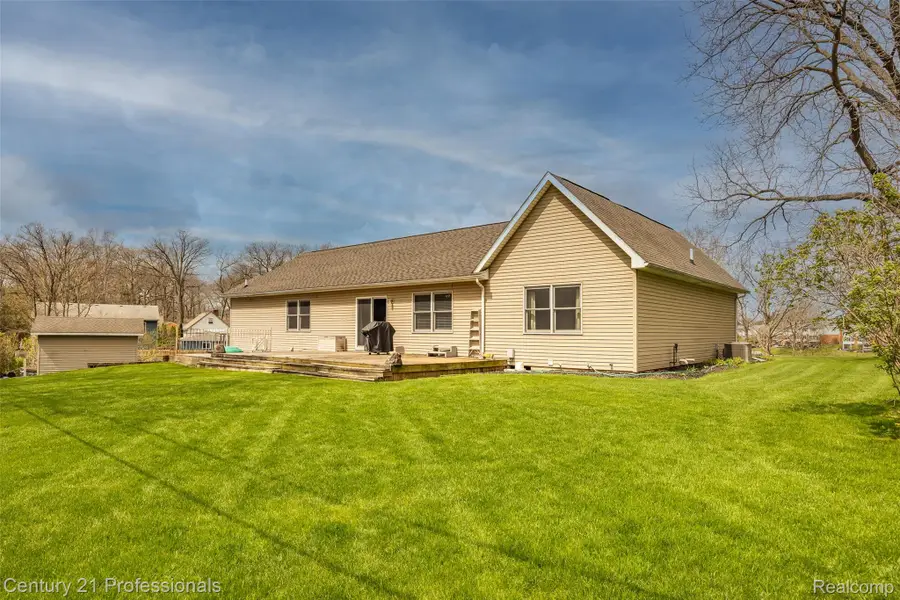 6591 Windiate Road, Waterford, MI 48329 - #3