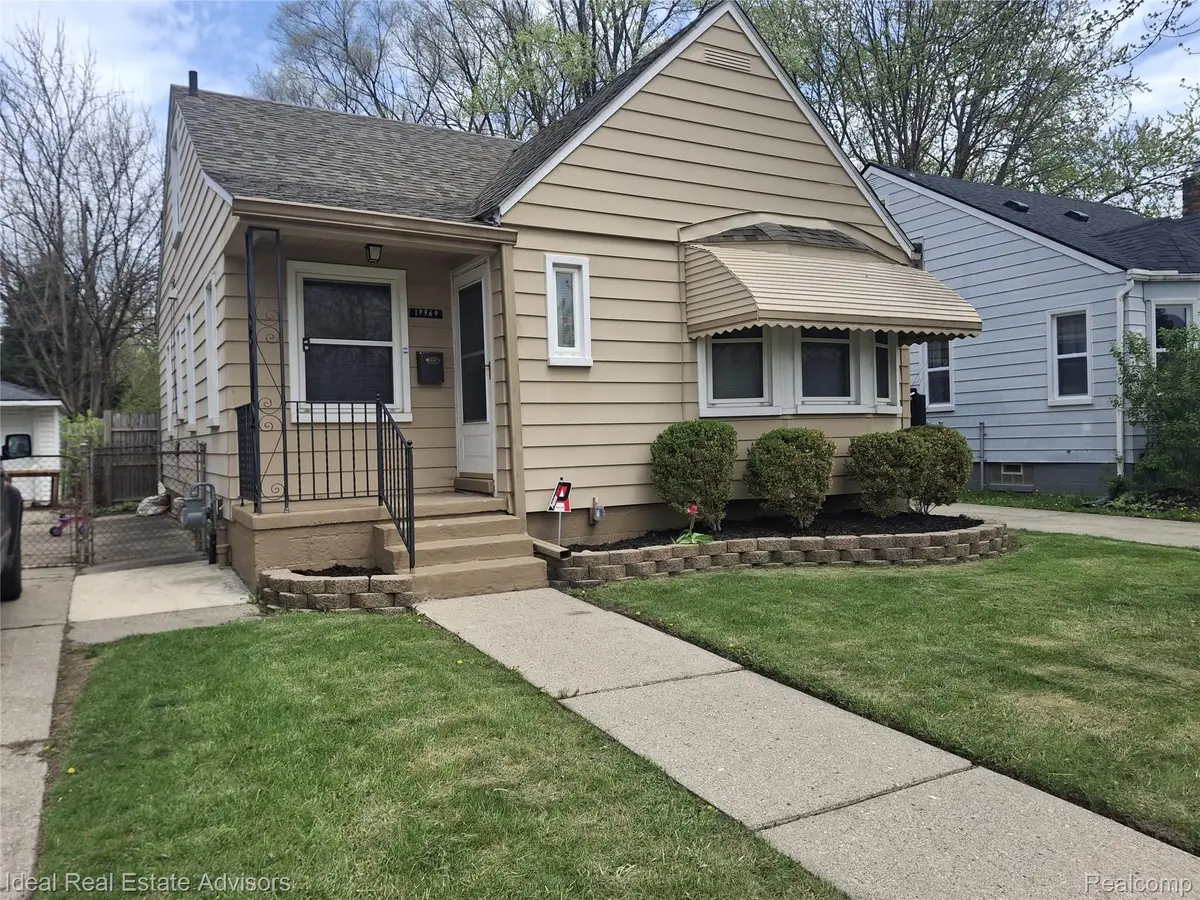 19969 Elkhart Street, Harper Woods, MI 48225 - #1
