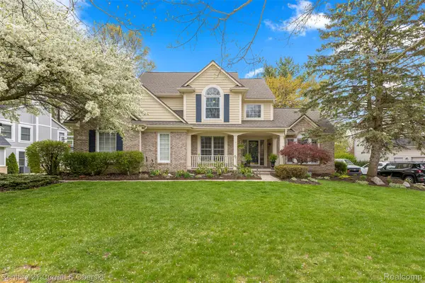 1424 Woodbridge Lane, Wixom, MI 48393