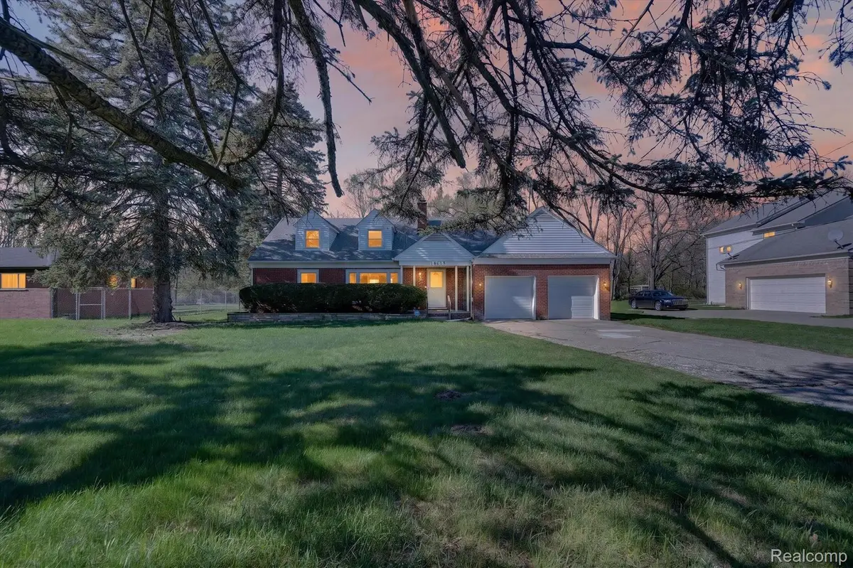18618 W 9 Mile Road, Southfield, MI 48075 - #1