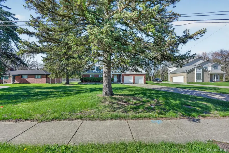 18618 W 9 Mile Road, Southfield, MI 48075 - #3