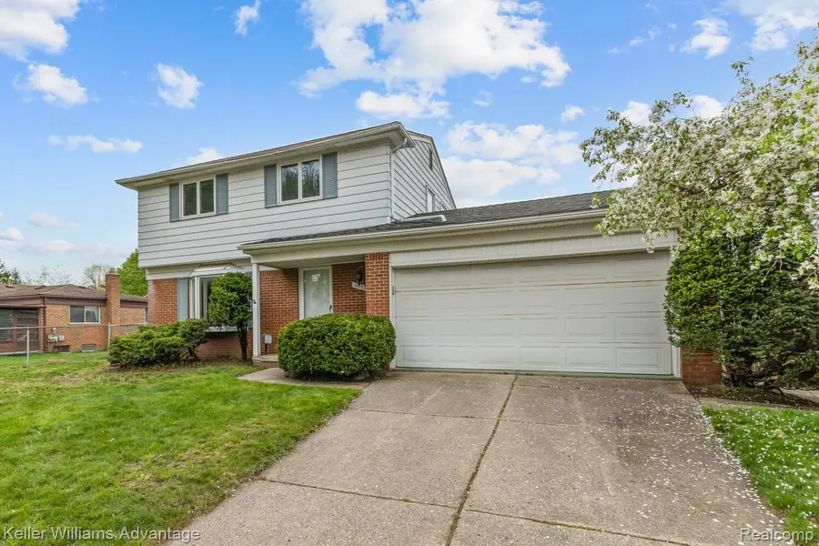 39192 Howell Street, Livonia, MI 48154 - #2