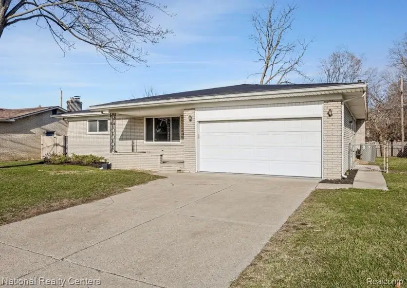 38108 Charwood Drive, Sterling Heights, MI 48312 - #3