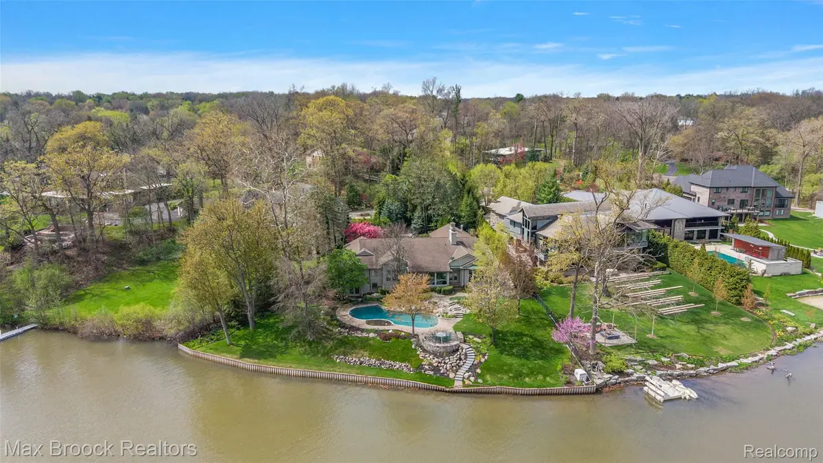 3945 Kirkland Court, Bloomfield, MI 48302 - #1