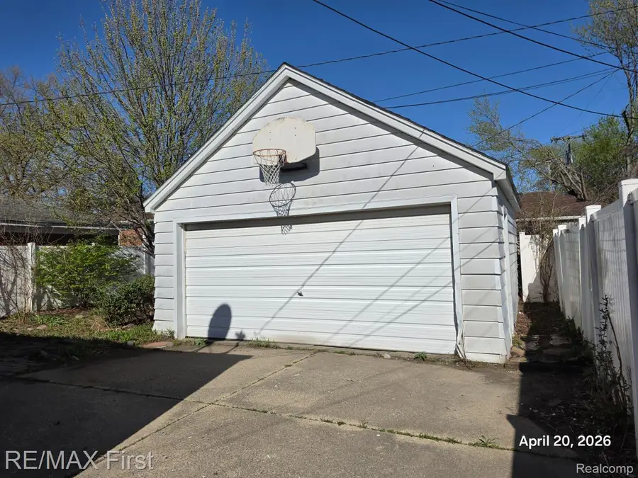 24544 Phlox Avenue, Eastpointe, MI 48021 - #3