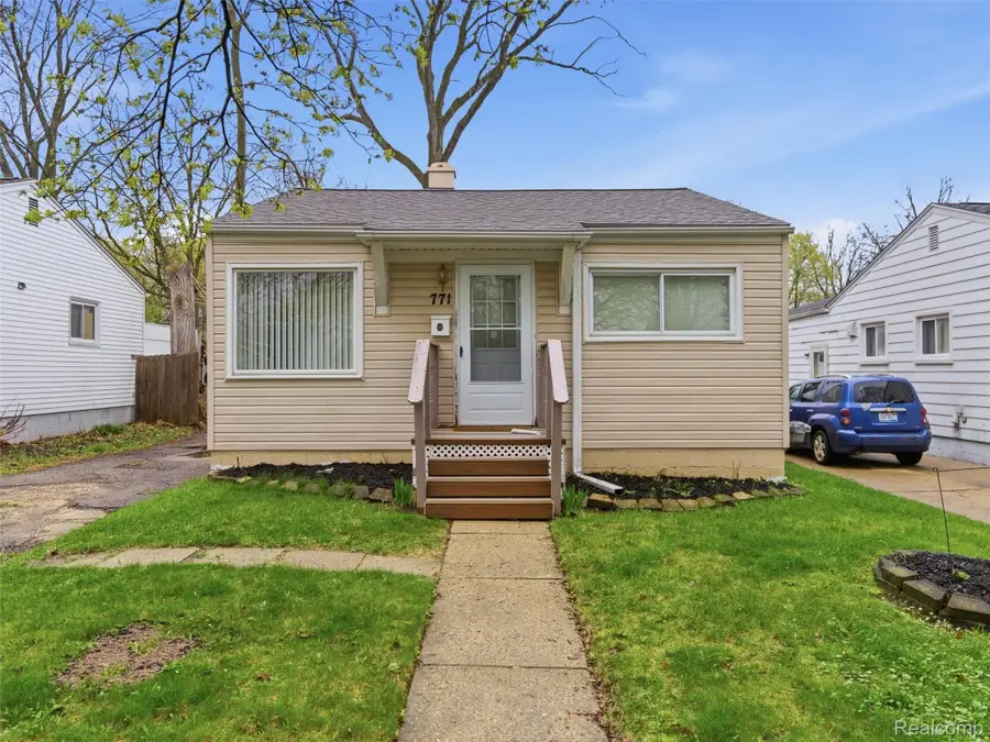 771 E Mansfield Avenue, Pontiac, MI 48340 - #2